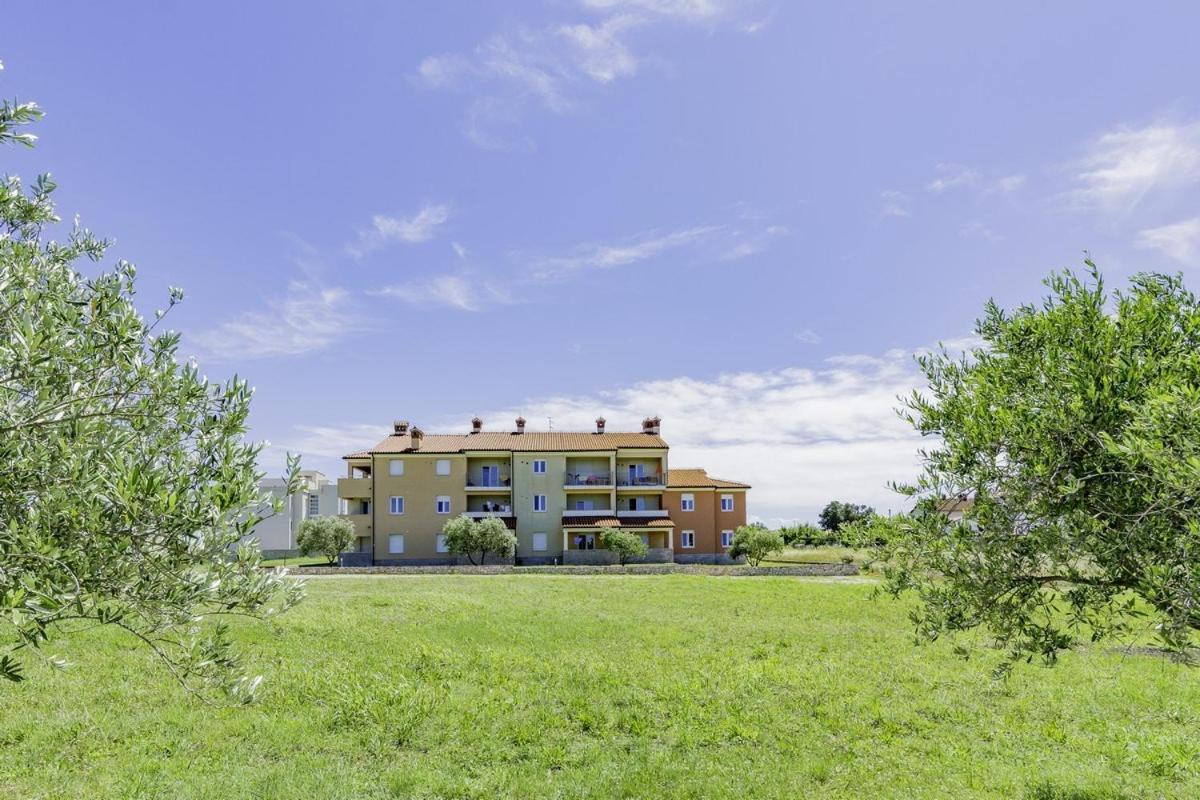 Apartments Monte Rosso Savudrija Exterior photo
